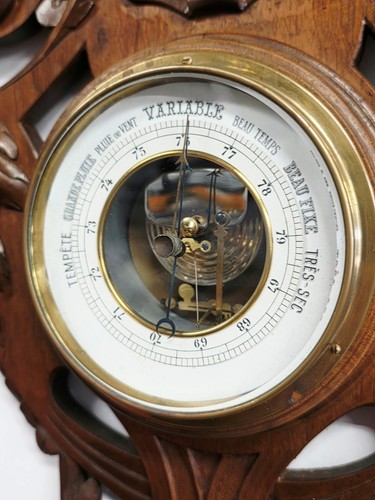 Geschnitzte wetterstation - geschnitzte,