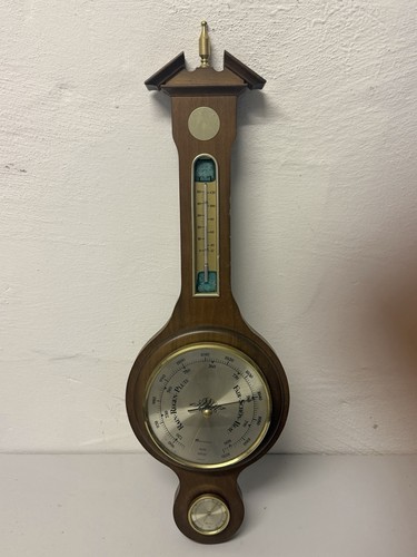 Vintage wetterstation aus holz - aus,